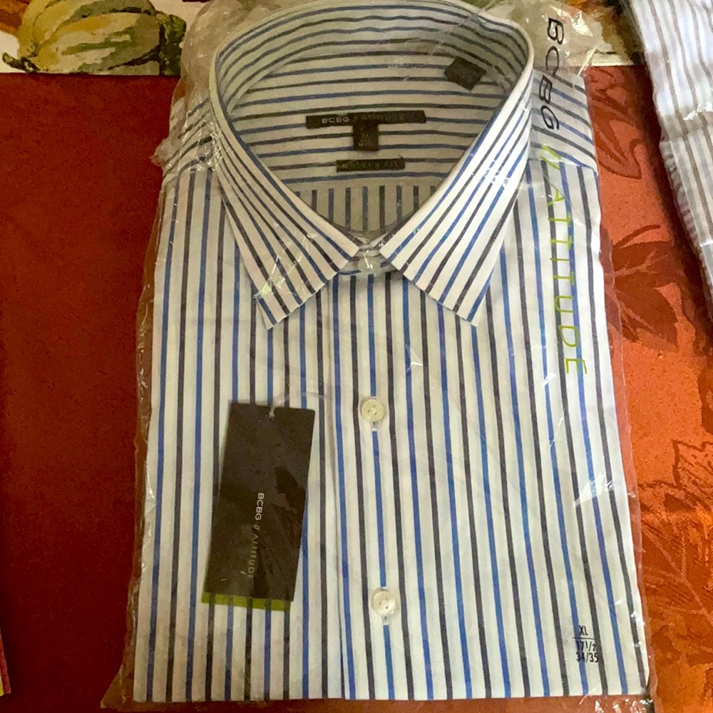 Men’s BCBG dress shirt size xl neck 17.5 34-35